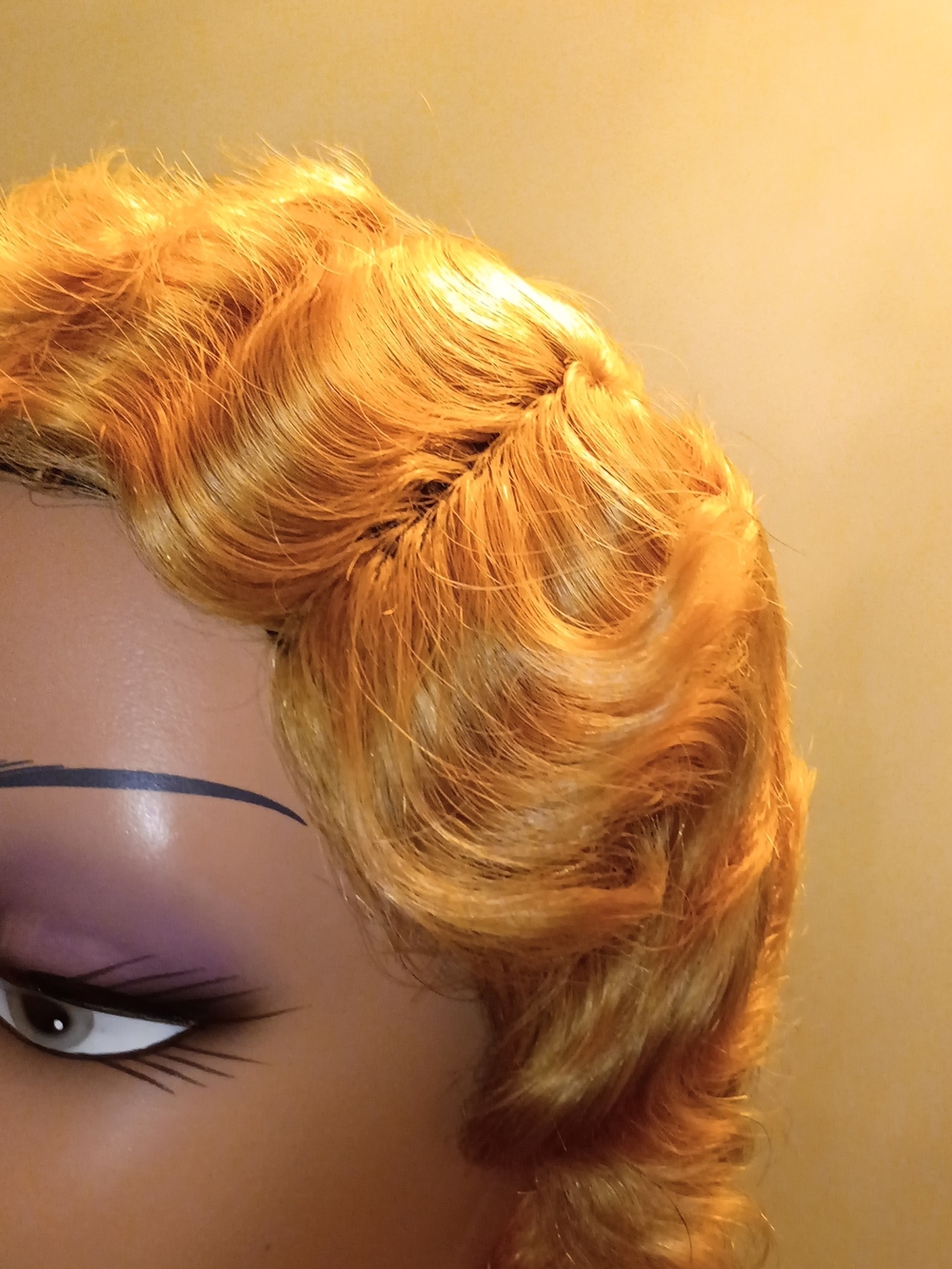 Golden Vintage-Style Women's Wig with Soft Waves
